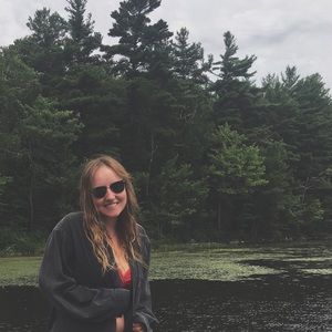 Meet your posher, Kendra